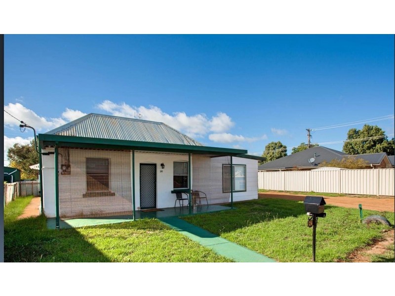 24 Percy Street, Wellington NSW 2820