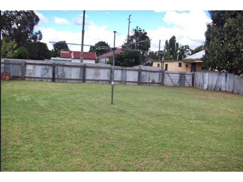 24 Percy Street, Wellington NSW 2820