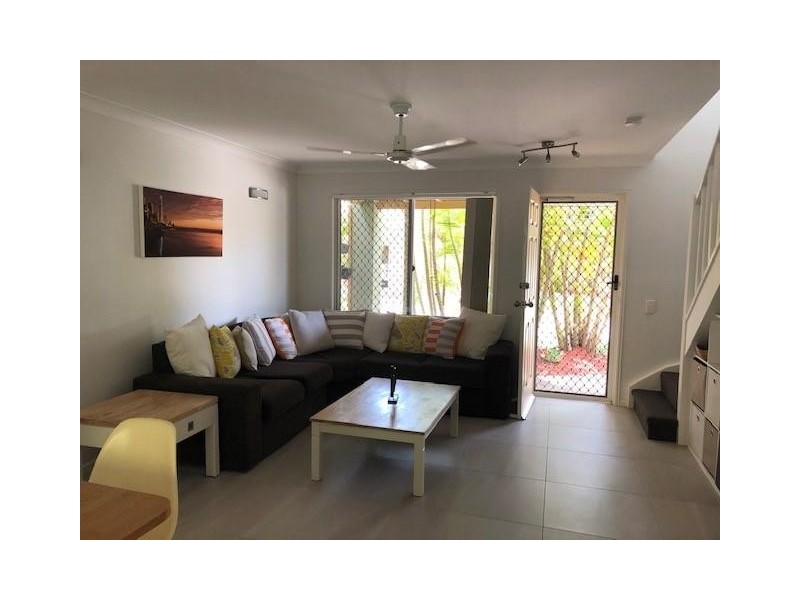 112/215 Cottesloe Drive, Mermaid Waters QLD 4218