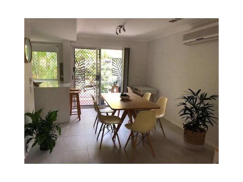 112/215 Cottesloe Drive, Mermaid Waters QLD 4218