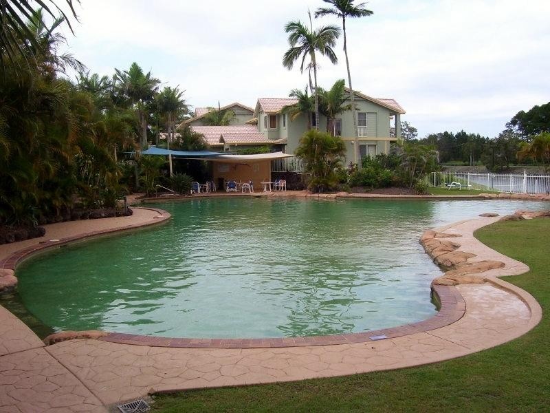 112/215 Cottesloe Drive, Mermaid Waters QLD 4218