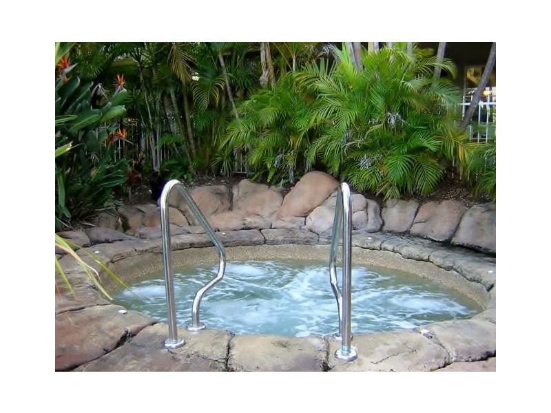 112/215 Cottesloe Drive, Mermaid Waters QLD 4218