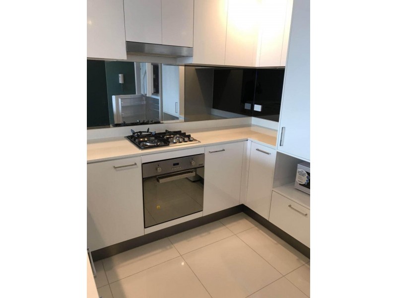 5 Harbourside Drive, Biggera Waters QLD 4216