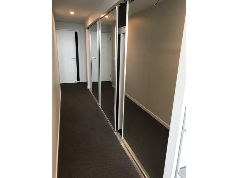 5 Harbourside Drive, Biggera Waters QLD 4216