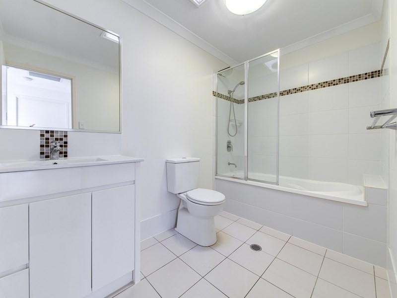 16/2 Photinia Crescent, Mountain Creek QLD 4557