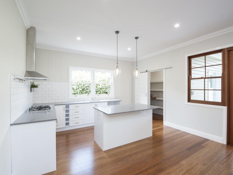 32 Raff St, East Toowoomba QLD 4350