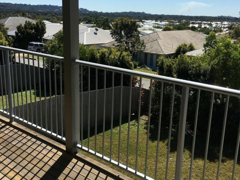 2/2 Photinia Crescent, Mountain Creek QLD 4557