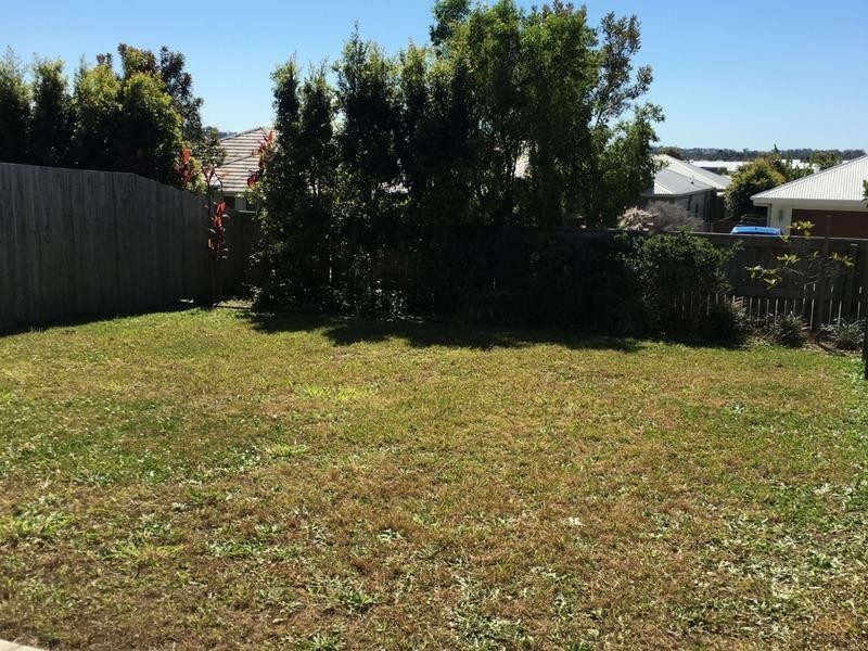 2/2 Photinia Crescent, Mountain Creek QLD 4557