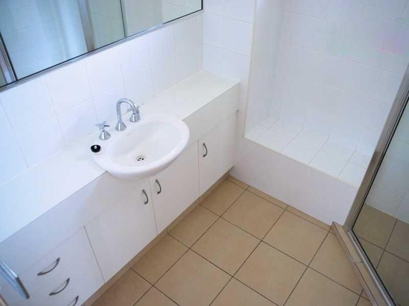 5/228 Marine Parade, Labrador QLD 4215