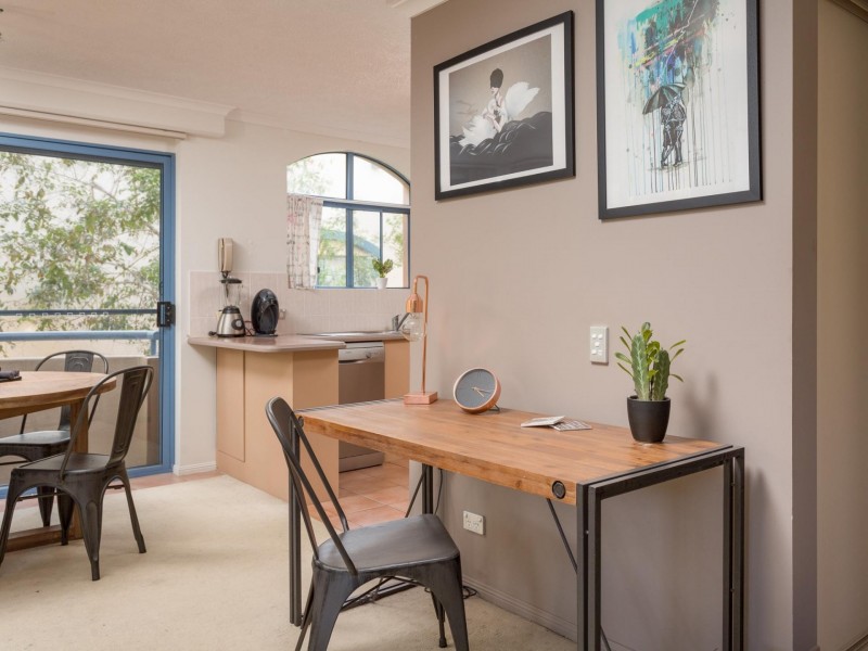 9/4 Monte Carlo Avenue, Surfers Paradise QLD 4217
