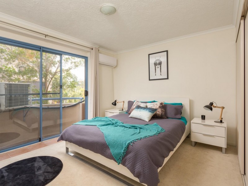 9/4 Monte Carlo Avenue, Surfers Paradise QLD 4217