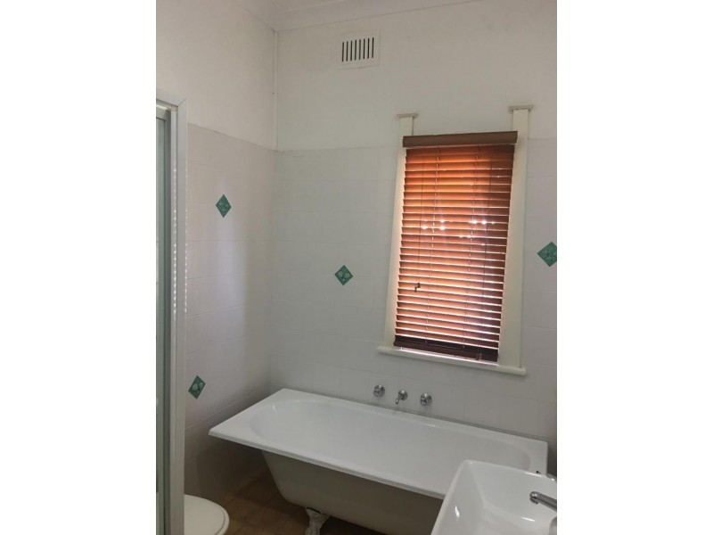 122 Warne Street, Wellington NSW 2820