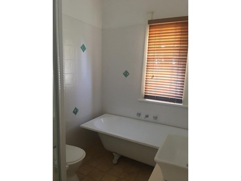 122 Warne Street, Wellington NSW 2820