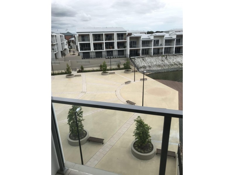 3028 The Boulevarde, Carrara QLD 4211