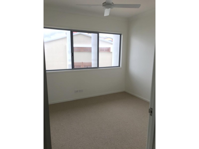 3028 The Boulevarde, Carrara QLD 4211