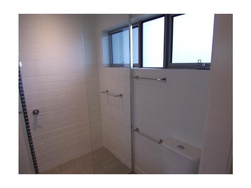 2 Riverwalk Av, Robina QLD 4226