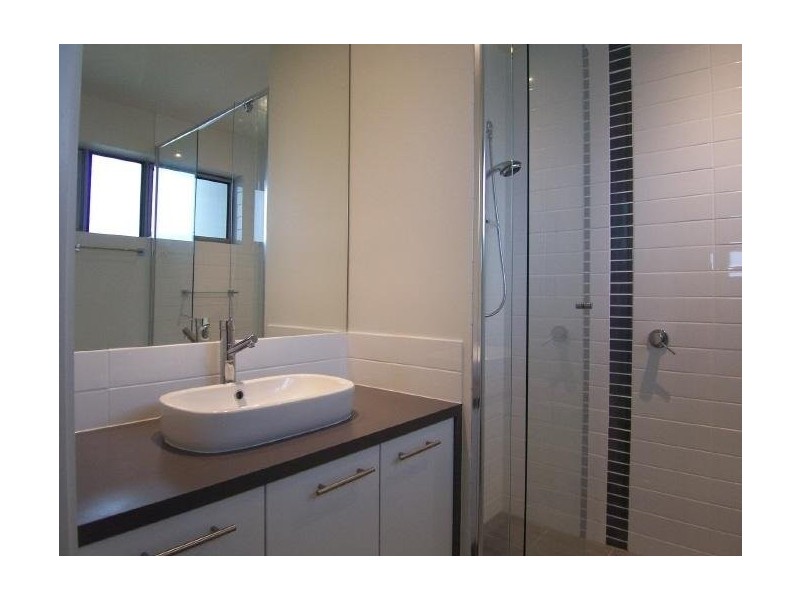 2 Riverwalk Av, Robina QLD 4226