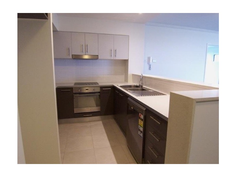 2 Riverwalk Av, Robina QLD 4226