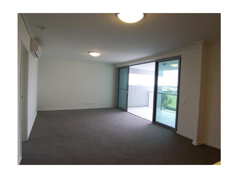 2 Riverwalk Av, Robina QLD 4226