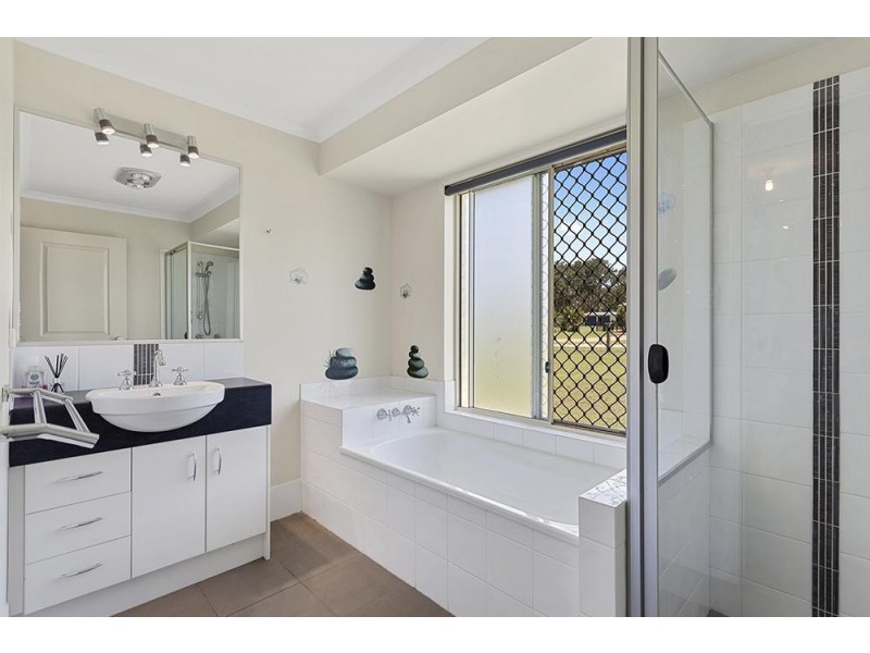 2 Yappa Court, Lake Clarendon QLD 4343