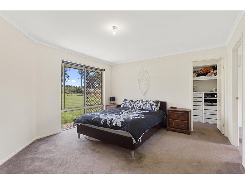 2 Yappa Court, Lake Clarendon QLD 4343