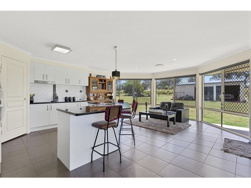 2 Yappa Court, Lake Clarendon QLD 4343