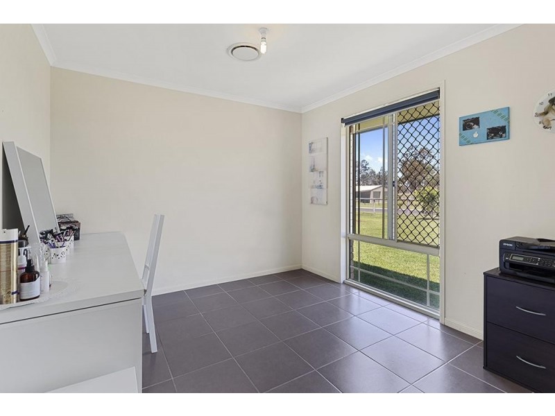 2 Yappa Court, Lake Clarendon QLD 4343