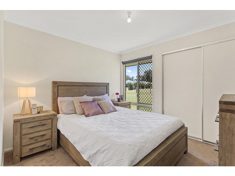 2 Yappa Court, Lake Clarendon QLD 4343