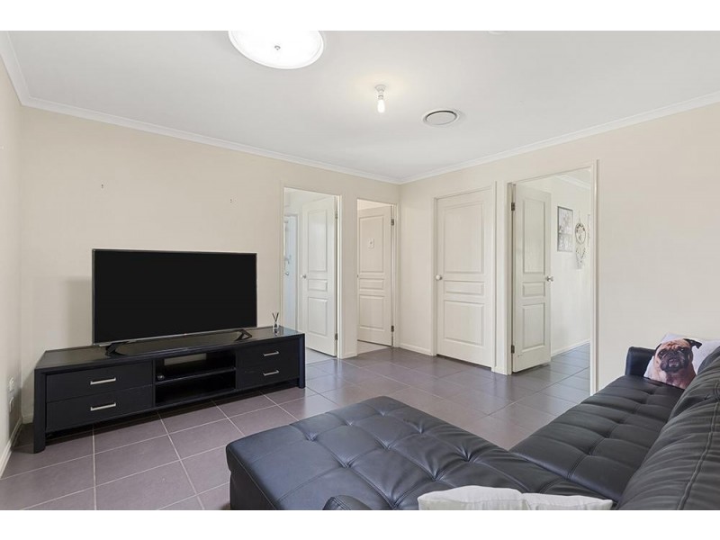 2 Yappa Court, Lake Clarendon QLD 4343