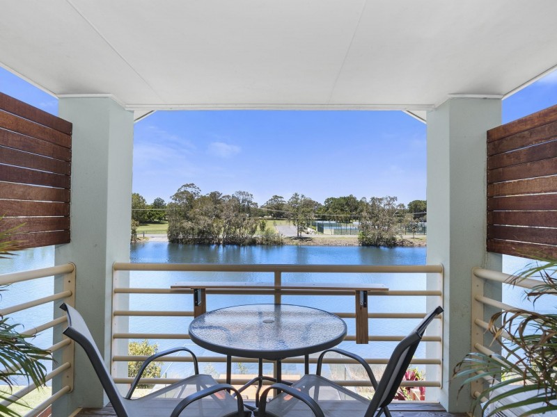 126/215 Cottesloe Drive, Mermaid Waters QLD 4218