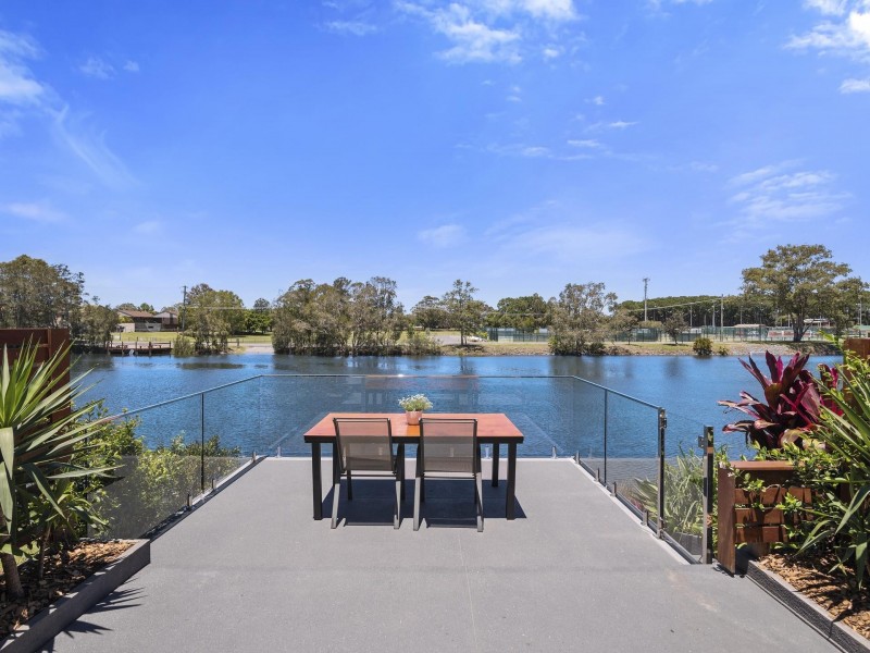 126/215 Cottesloe Drive, Mermaid Waters QLD 4218