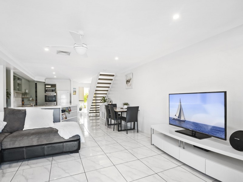 126/215 Cottesloe Drive, Mermaid Waters QLD 4218
