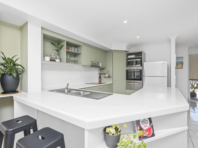 126/215 Cottesloe Drive, Mermaid Waters QLD 4218