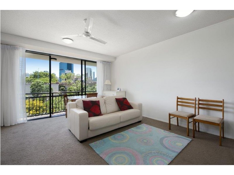 109/15 Goodwin Street, Kangaroo Point QLD 4169