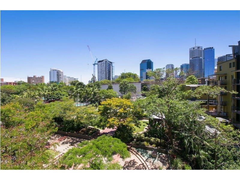 109/15 Goodwin Street, Kangaroo Point QLD 4169