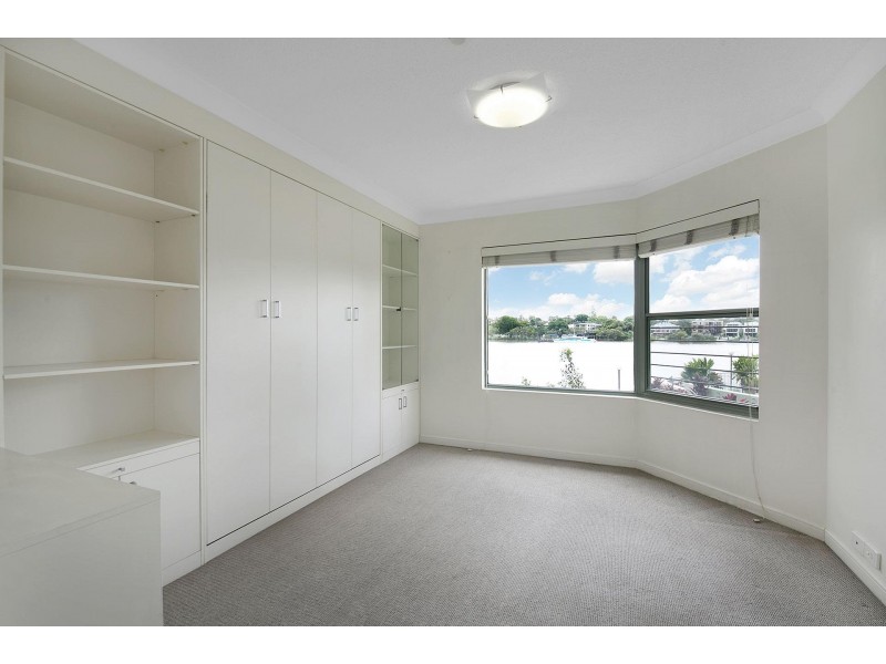 72 Macquarie Street, St Lucia QLD 4067