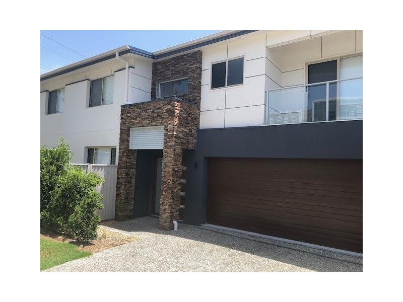 2 Mal Burke Street, Southport QLD 4215