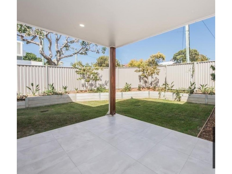 2 Mal Burke Street, Southport QLD 4215