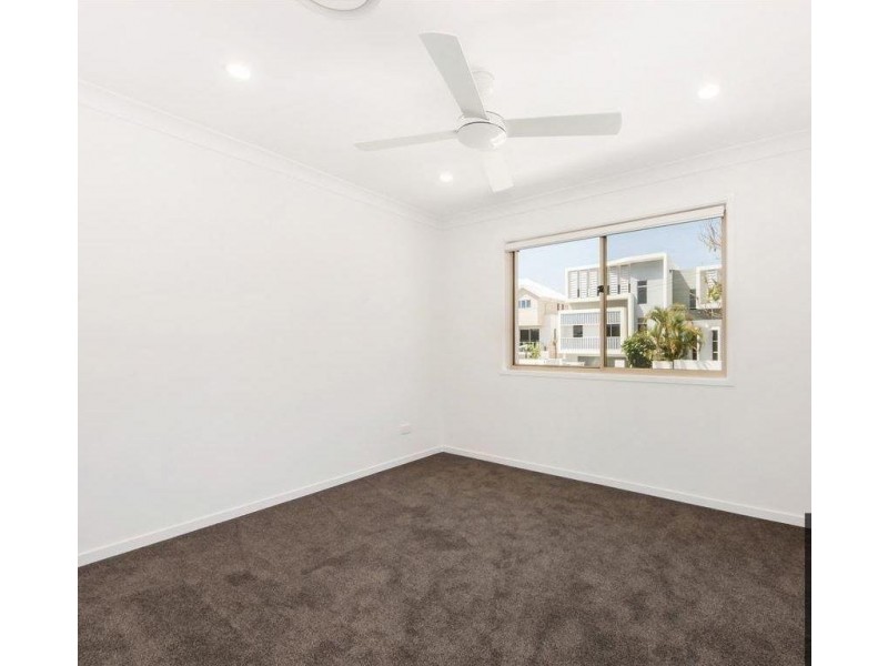 2 Mal Burke Street, Southport QLD 4215