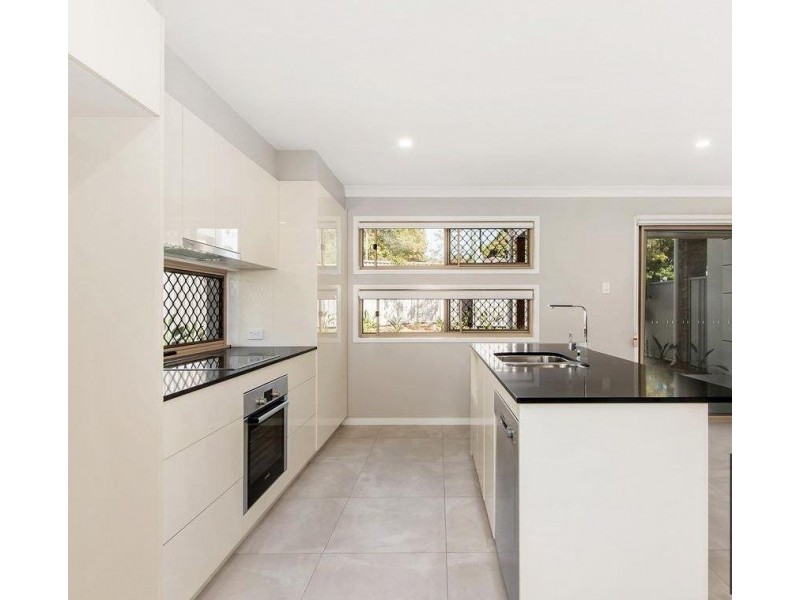 2 Mal Burke Street, Southport QLD 4215