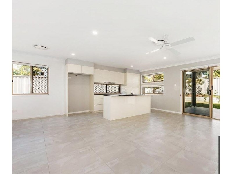 2 Mal Burke Street, Southport QLD 4215