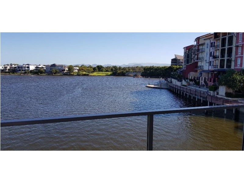 3028 Emerald Lakes – The Boulevard, Carrara QLD 4211