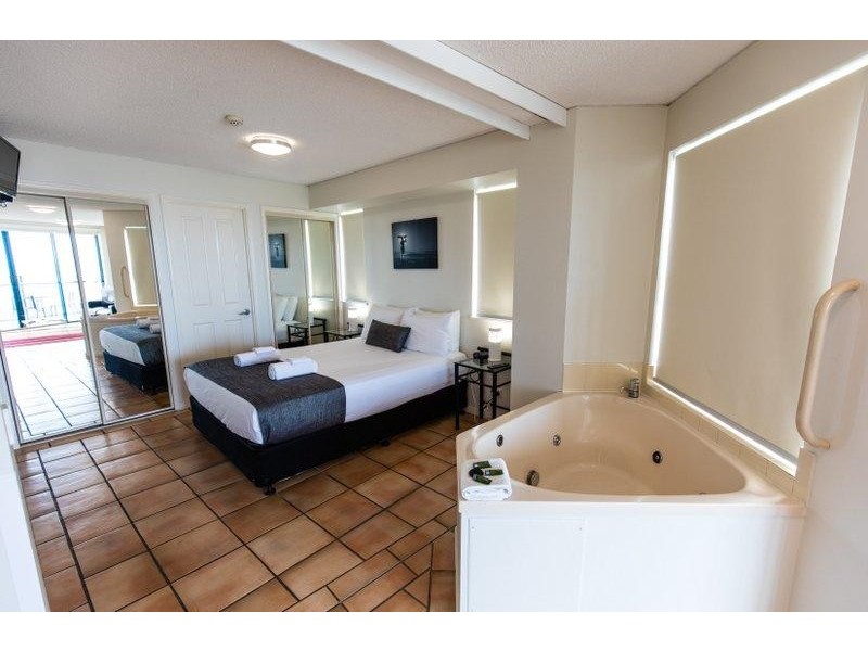 4 Tay Avenue, Caloundra QLD 4551