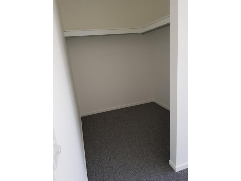 3031 The Boulevard, Carrara QLD 4211