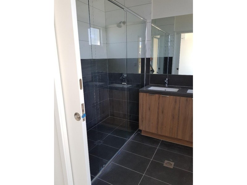 3031 The Boulevard, Carrara QLD 4211