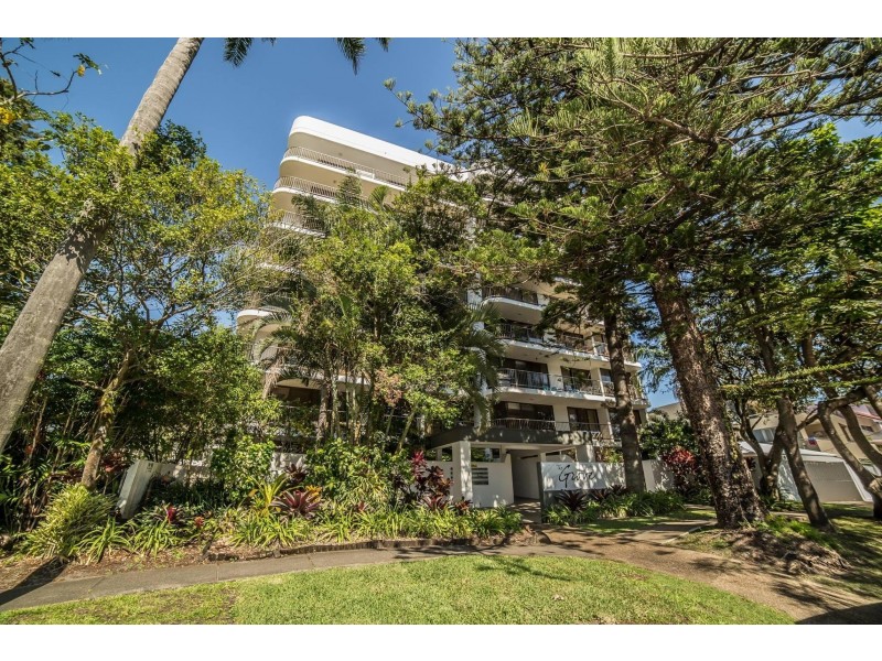 22 Armrick Avenue, Broadbeach QLD 4218
