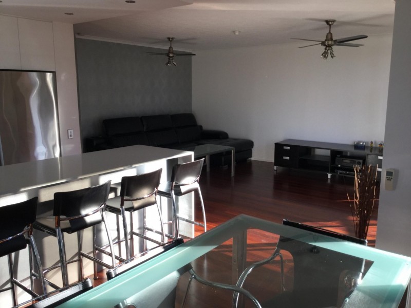 22 Armrick Avenue, Broadbeach QLD 4218