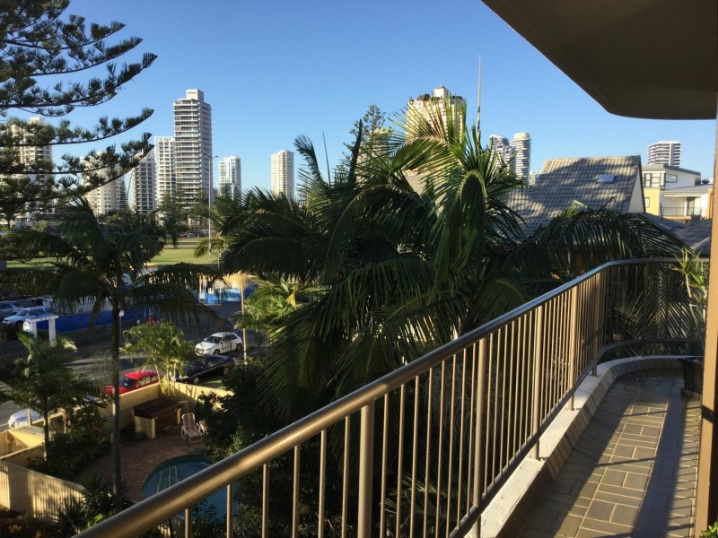 22 Armrick Avenue, Broadbeach QLD 4218