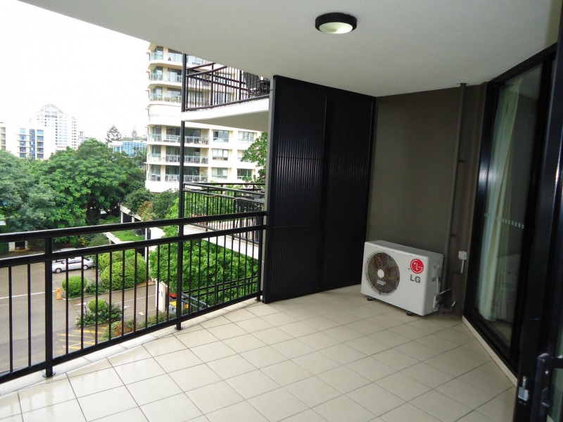 33/15 Goodwin Street, Kangaroo Point QLD 4169