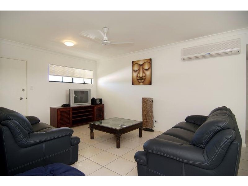 Unit 8/44 Pease St, Manoora QLD 4870